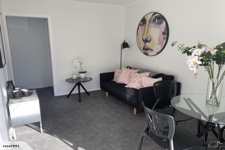 Photo of property in 2/14 Saint Lukes Road, Mount Albert, Auckland, 1025