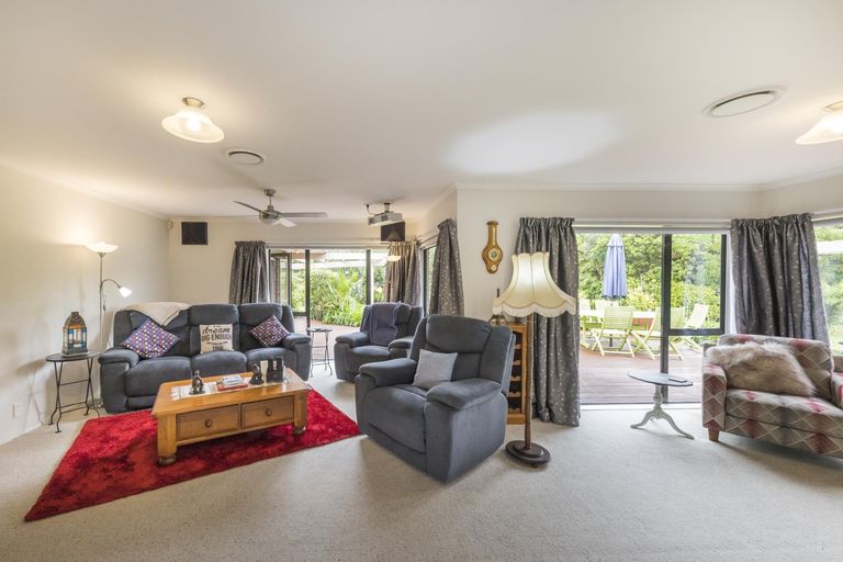 Photo of property in 234 Polson Hill Drive, Aokautere, Palmerston North, 4471