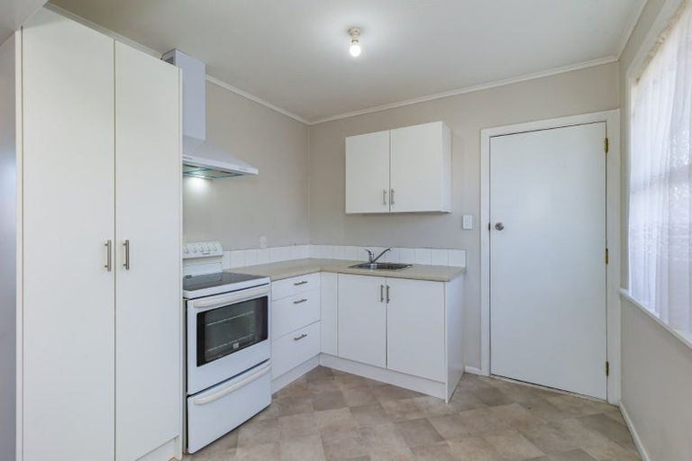 Photo of property in 39 Karaka Crescent, Levin, 5510