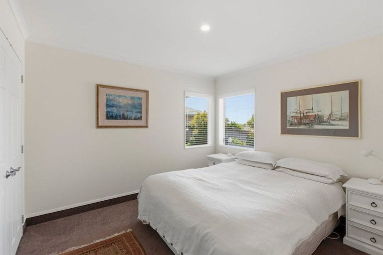 Photo of property in 10 Barrett Drive, Waikanae Beach, Waikanae, 5036