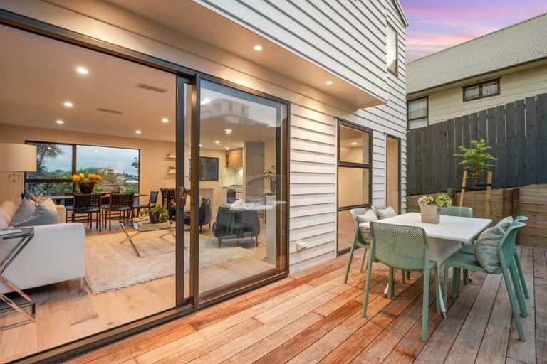 Photo of property in 4f Meadowvale Avenue, Forrest Hill, Auckland, 0620