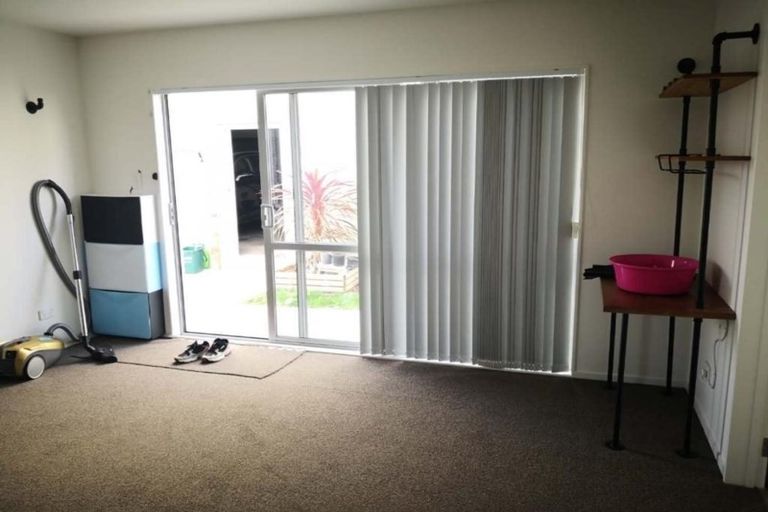 Photo of property in 1/26 Hollowout Street, Takanini, 2112