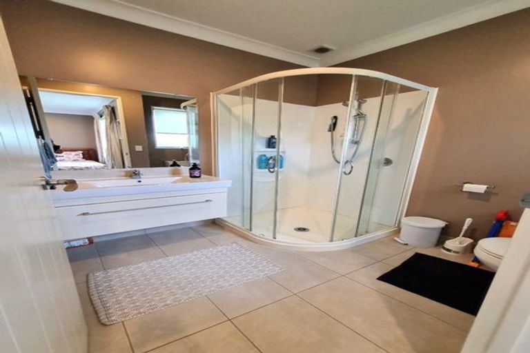 Photo of property in 11 Jezero Drive, Massey, Auckland, 0614