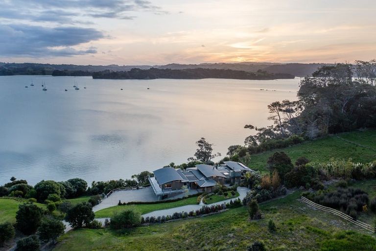 Photo of property in 16 Grant Street, Mahurangi East, Warkworth, 0982