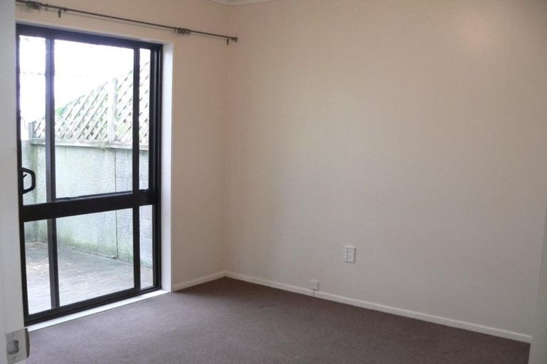 Photo of property in 58 Collins Avenue, Tawa, Wellington, 5028