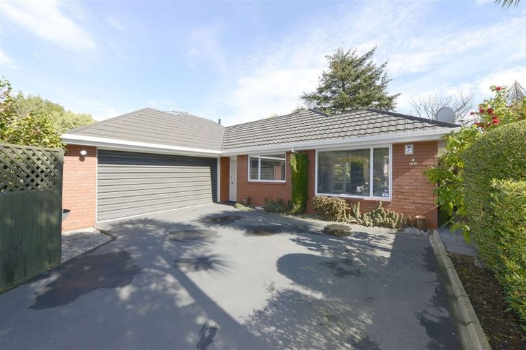Photo of property in 2/135 Brookside Terrace, Bryndwr, Christchurch, 8053