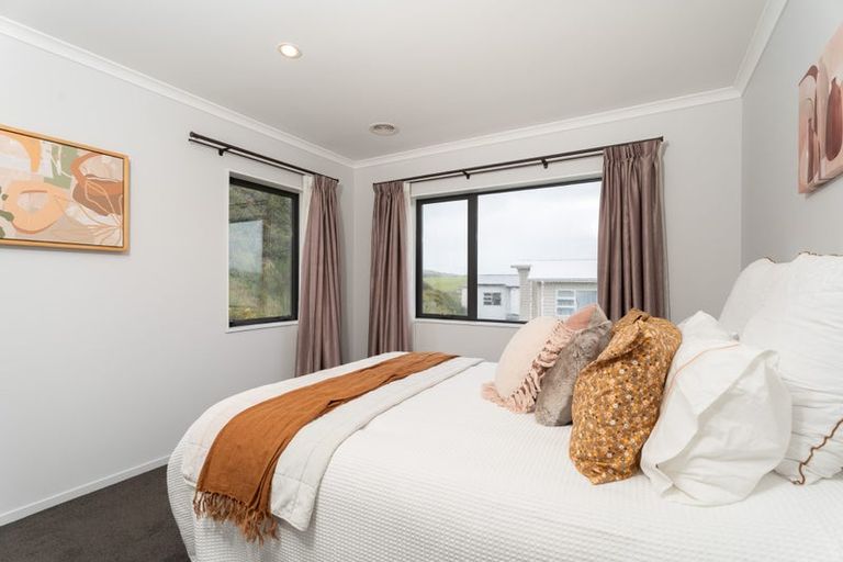 Photo of property in 36 Havana Rise, Grenada Village, Wellington, 6037