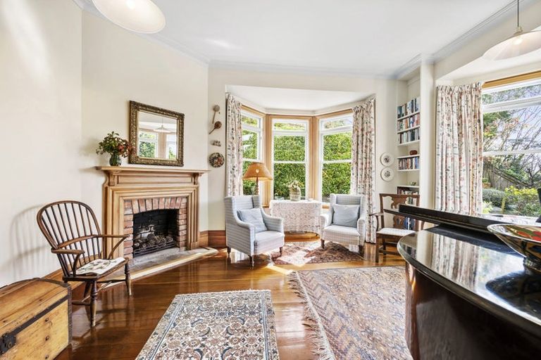 Photo of property in 129 Upland Road, Kelburn, Wellington, 6012