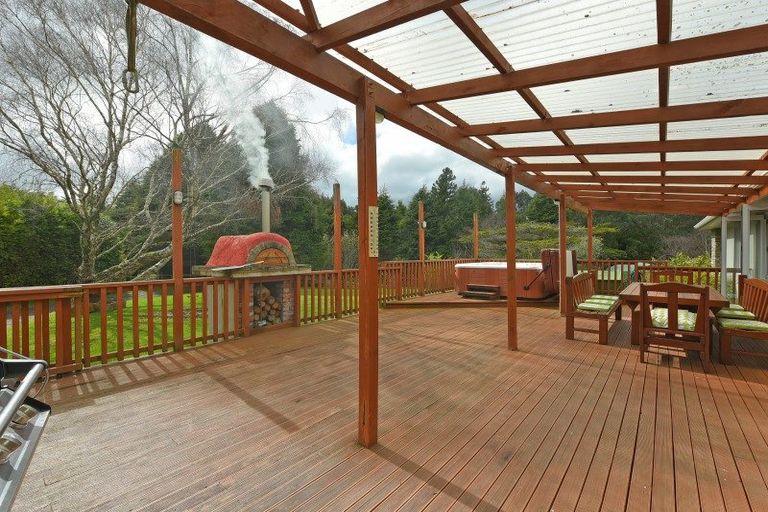 Photo of property in 160 Katherine Mansfield Drive, Whitemans Valley, Upper Hutt, 5371