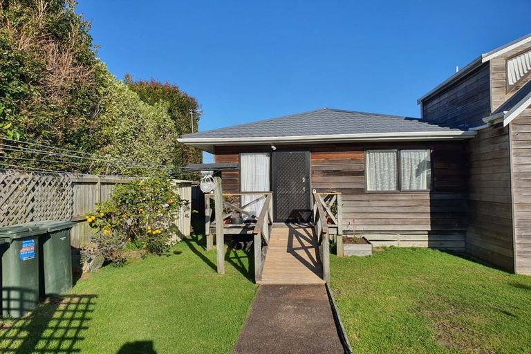 Photo of property in 40 Walmer Road, Point Chevalier, Auckland, 1022
