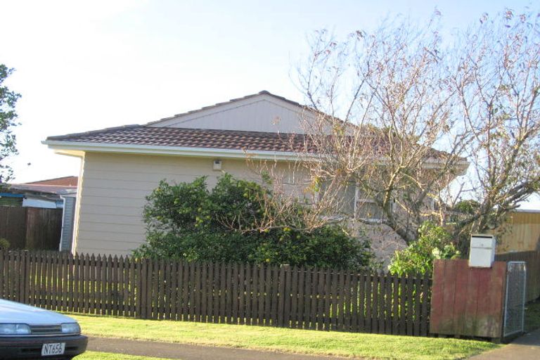 Photo of property in 14 Dillon Crescent, Clover Park, Auckland, 2019