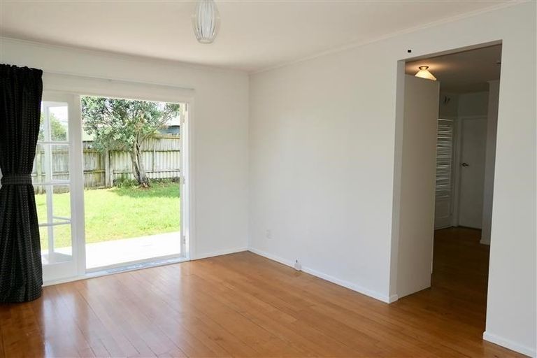 Photo of property in 13 Glen Marine Parade, Glendene, Auckland, 0602