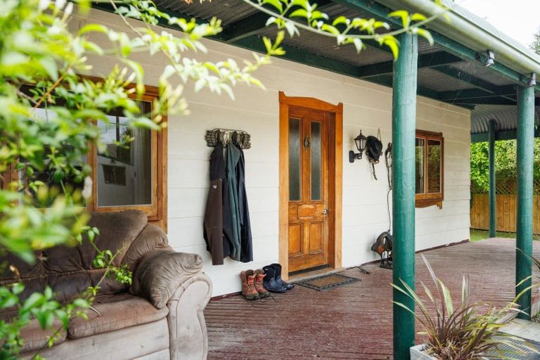 Photo of property in 175 Konini Street, Tokomaru, Palmerston North, 4474