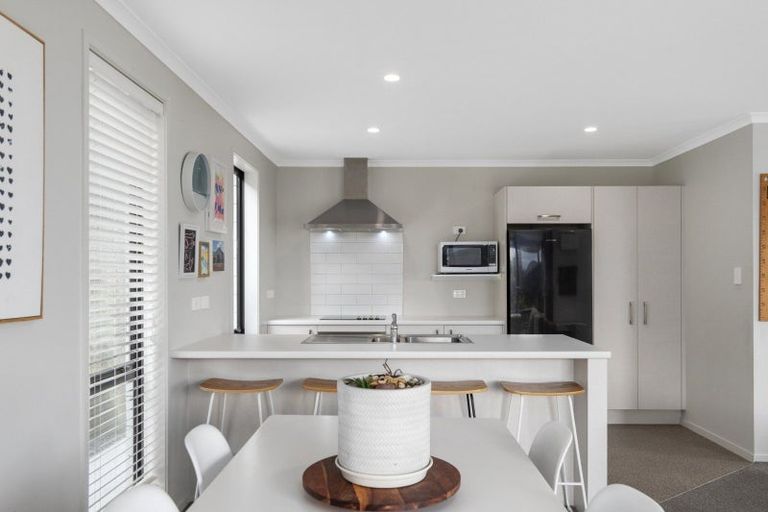 Photo of property in 3 Traverse Lane, Omokoroa, 3114