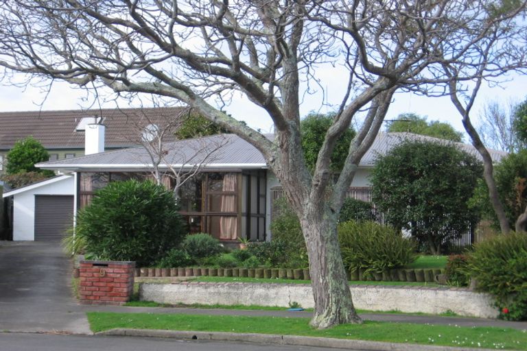 Photo of property in 9 Busby Place, Awapuni, Palmerston North, 4412