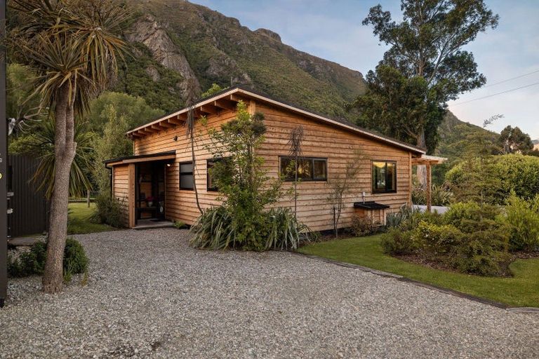 Photo of property in 15 Somerset Street, Kingston, Athol, 9793