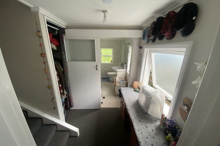 Photo of property in 95 Kelburn Parade, Kelburn, Wellington, 6012