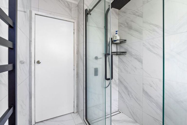 Photo of property in 1/10 Stanaway Street, Hillcrest, Auckland, 0627