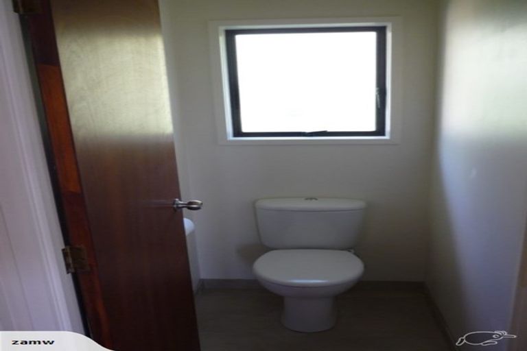 Photo of property in 2/15 Louise Place, Browns Bay, Auckland, 0630