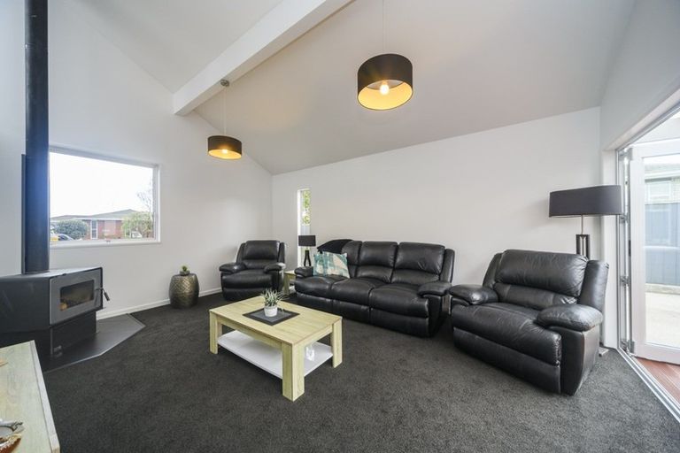 Photo of property in 30 Terry Crescent, Milson, Palmerston North, 4414