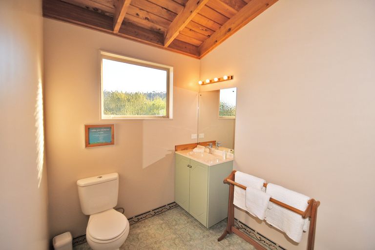 Photo of property in 1066 Leigh Road, Matakana, Warkworth, 0985