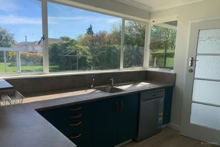 Photo of property in 70 Shearman Street, Waimate, 7924