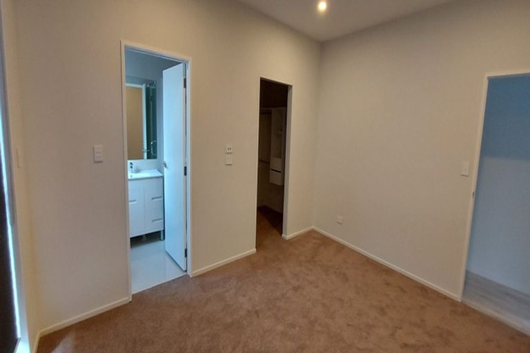 Photo of property in 8 Barrique Road, Kumeu, 0810