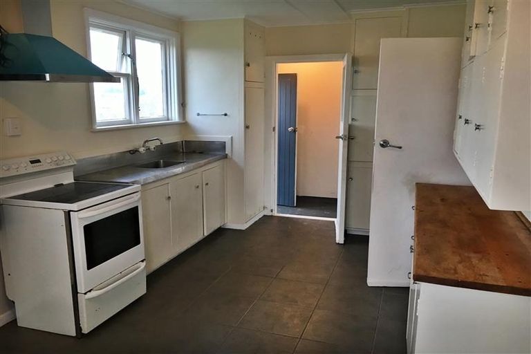 Photo of property in 30 Hukatai Street, Elsdon, Porirua, 5022