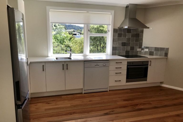 Photo of property in 1 Blue Mountains Road, Silverstream, Upper Hutt, 5019