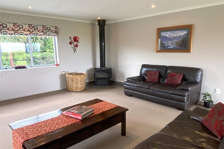Photo of property in 4 Karoro Place, Karoro, Greymouth, 7805