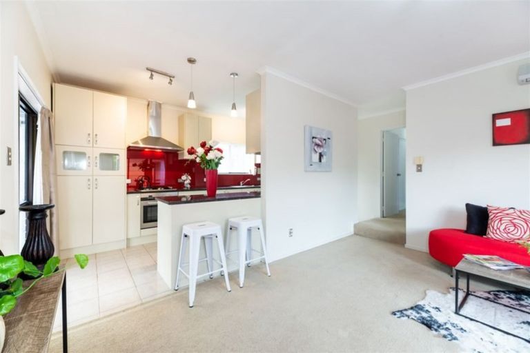 Photo of property in 71 Miro Street, New Lynn, Auckland, 0600