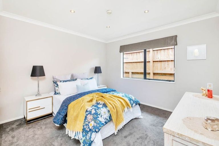 Photo of property in 51 Sapperton Drive, Henderson, Auckland, 0612