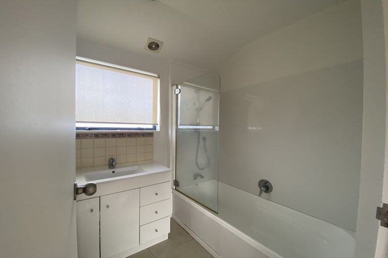 Photo of property in 2/90 Nile Road, Milford, Auckland, 0620