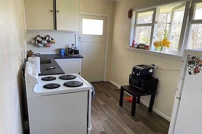 Photo of property in 22 Milton Road, Bluff Hill, Napier, 4110