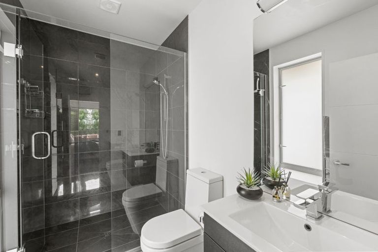 Photo of property in 165 Estuary Road, South New Brighton, Christchurch, 8062