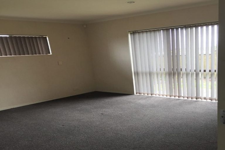 Photo of property in 28 Richfield Crescent, Westgate, Auckland, 0614