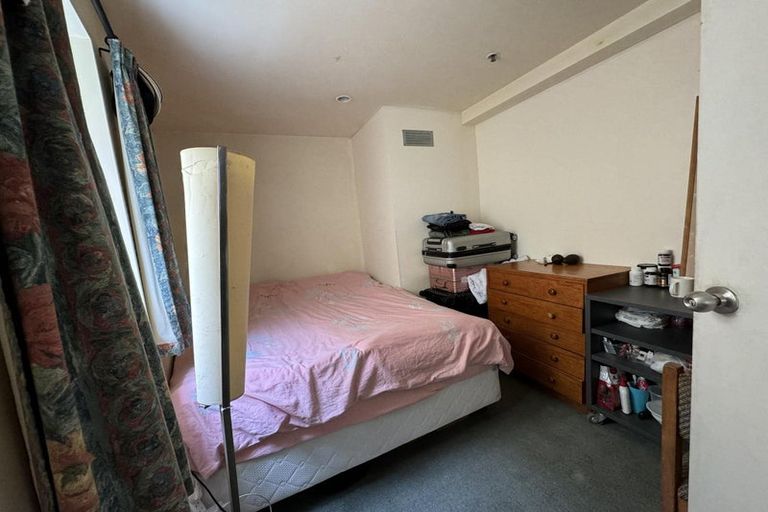 Photo of property in Courtenay Apartments, 411/120 Courtenay Place, Te Aro, Wellington, 6011