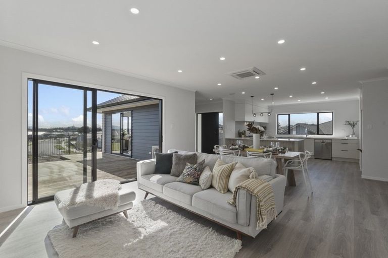 Photo of property in 24 Drower Glen, Flagstaff, Hamilton, 3210