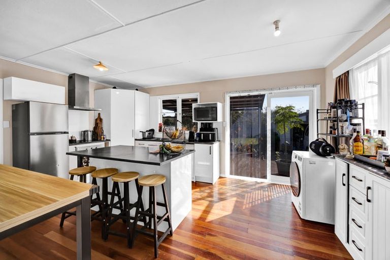 Photo of property in 8 Pacey Avenue, Hawera, 4610