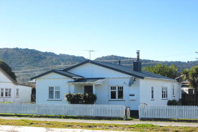 Photo of property in 165 High Street, Greymouth, 7805