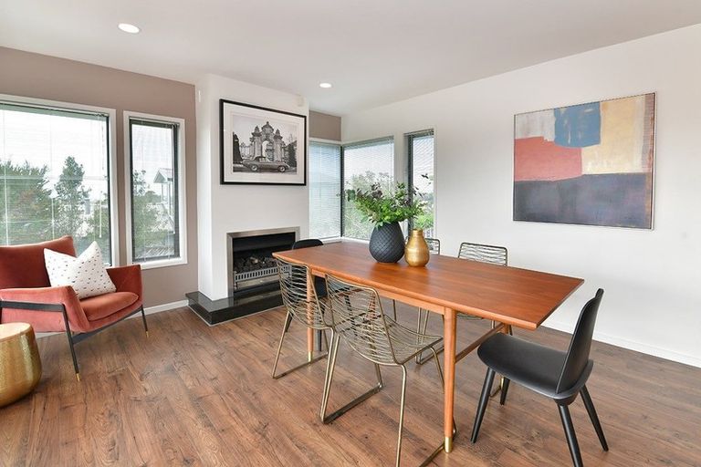 Photo of property in 22 Wentwood Place, Torbay, Auckland, 0630