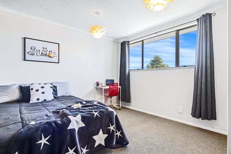 Photo of property in 209 Queenspark Drive, Parklands, Christchurch, 8083