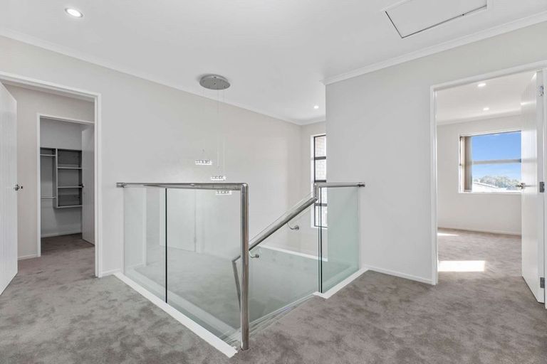 Photo of property in 79a Russell Road, Manurewa, Auckland, 2102