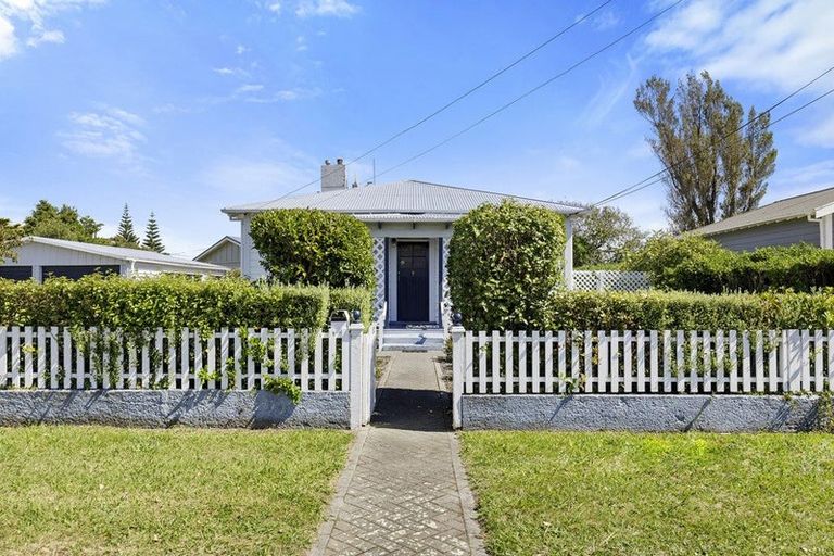 Photo of property in 52 York Street, Moera, Lower Hutt, 5010