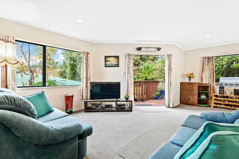 Photo of property in 2/25 Anne Mclean Drive, Bayview, Auckland, 0629
