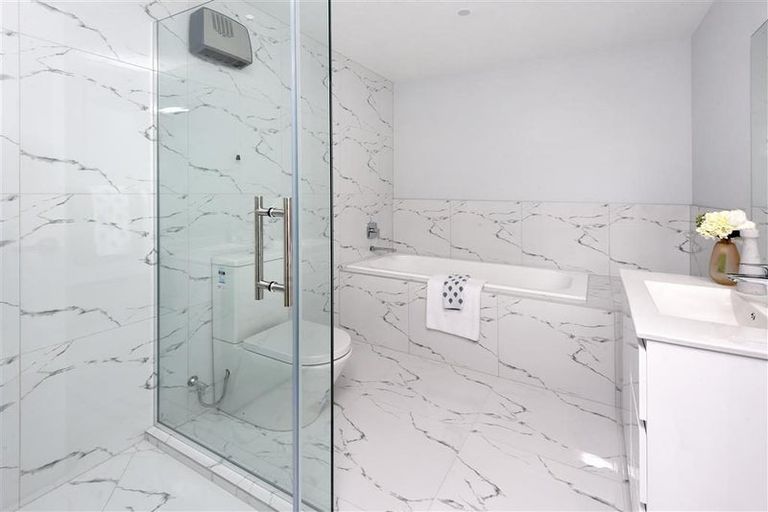 Photo of property in 5d Mcquoids Road, Flat Bush, Auckland, 2019