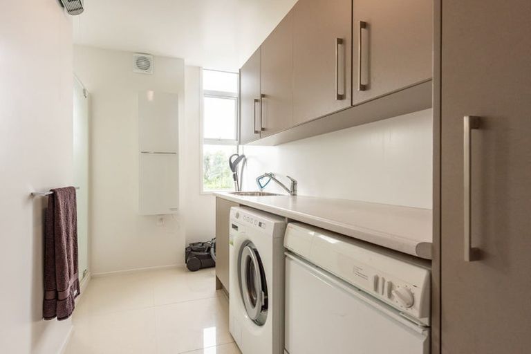 Photo of property in 24 Mewburn Rise, Karori, Wellington, 6012