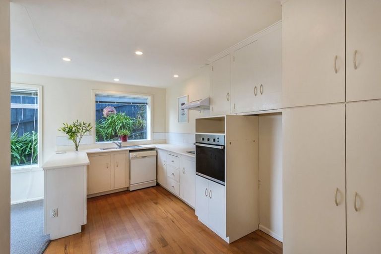 Photo of property in 26 Cannon Hill Crescent, Mount Pleasant, Christchurch, 8081