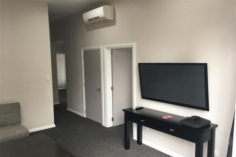 Photo of property in 2/262 Edgeware Road, Edgeware, Christchurch, 8013