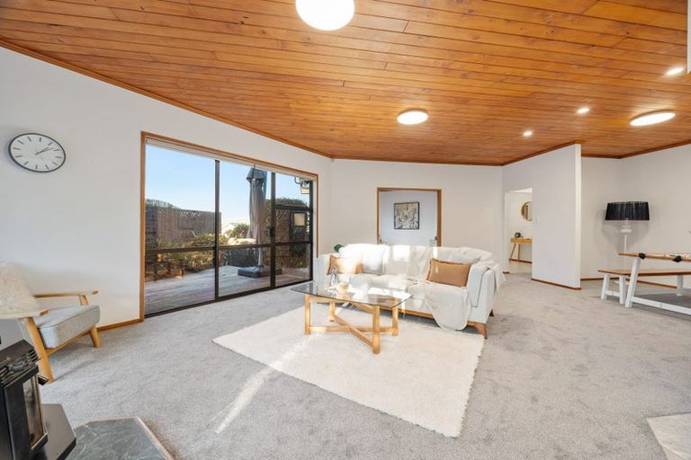 Photo of property in 3 Marlin Street, West Harbour, Auckland, 0618